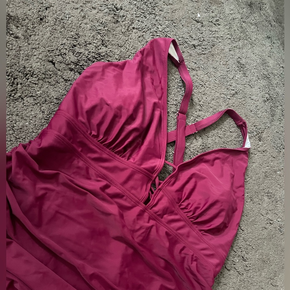 Plus size one piece swimsuit! Size 24 plus.